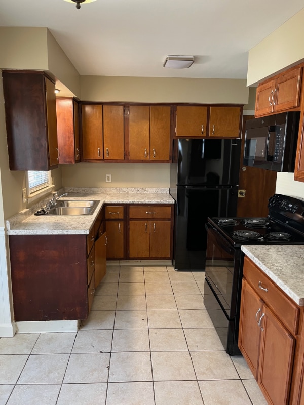 3804 S Pennsylvania Ave in Lansing, MI - Foto de edificio - Building Photo