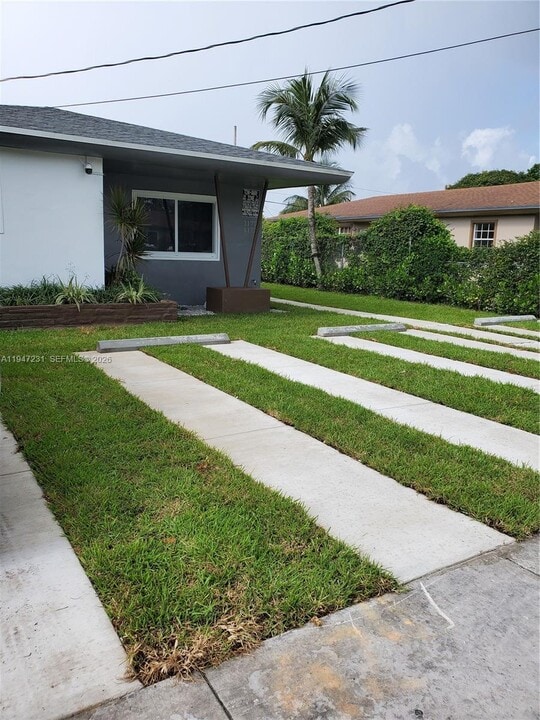 1170 NE 111th St in Miami, FL - Building Photo