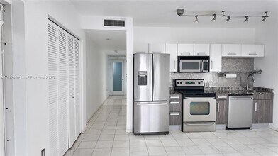 328 Euclid Ave in Miami Beach, FL - Building Photo - Building Photo