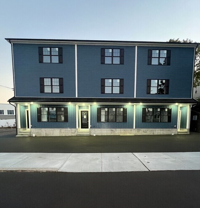 217 Earle St in Fall River, MA - Building Photo - Building Photo