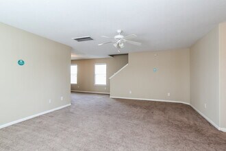 14210 Noahs Landing Ln in Houston, TX - Foto de edificio - Building Photo