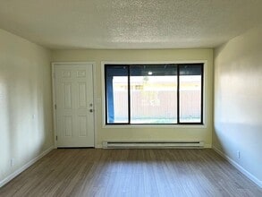 4436 Lancaster Dr NE in Salem, OR - Building Photo - Building Photo