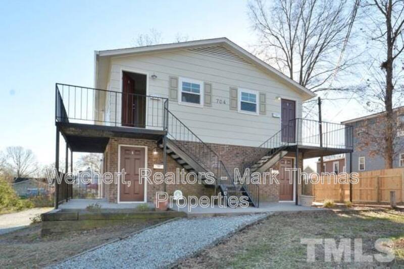 704 Holloway St in Durham, NC - Building Photo