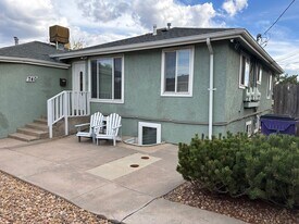 740 Hazel Ct in Denver, CO - Building Photo