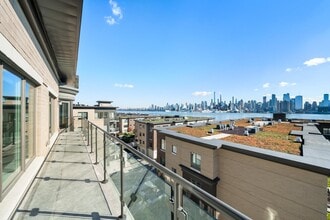 100 Eton Row in Weehawken, NJ - Building Photo - Building Photo