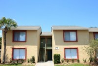 Building Photo - Southern Oaks Apartments in Orlando, Florida