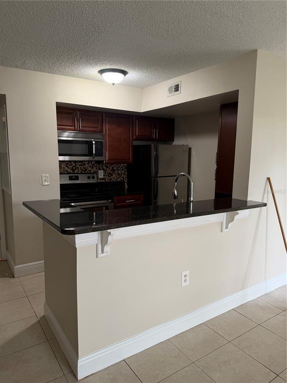425 Fountainhead Cir in Kissimmee, FL - Building Photo - Building Photo