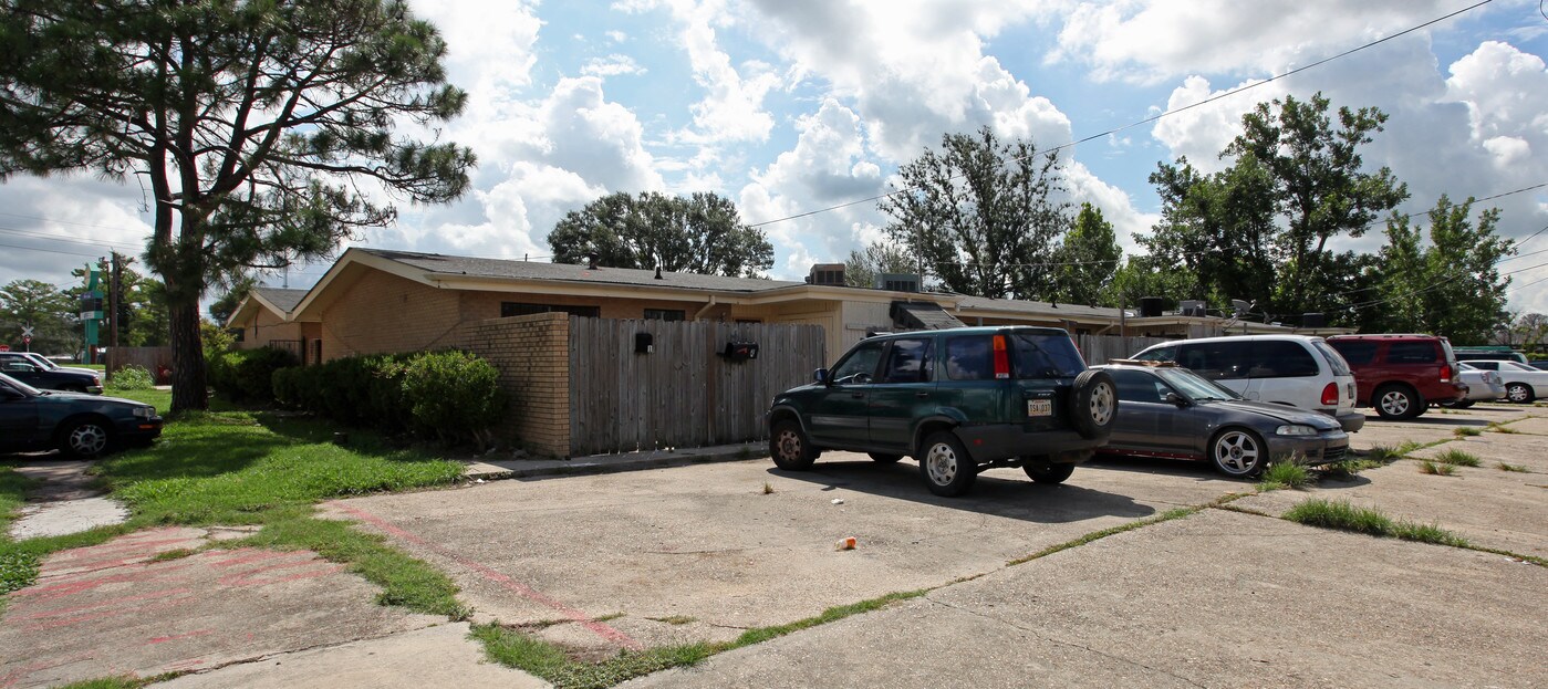 2301 Lafayette St in Gretna, LA - Foto de edificio