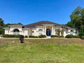 682 N Afterglow Cir in Crystal River, FL - Building Photo