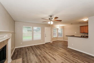 433 Hanover St in Burleson, TX - Building Photo - Building Photo