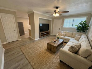 1537 Boxwood St in Memphis, TN - Building Photo - Building Photo