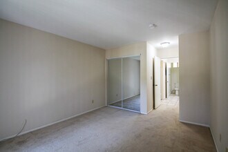 15040 Moorpark St in Sherman Oaks, CA - Foto de edificio - Building Photo