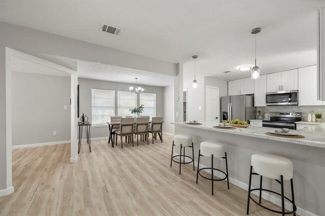 property at 1819 Redwood Ct