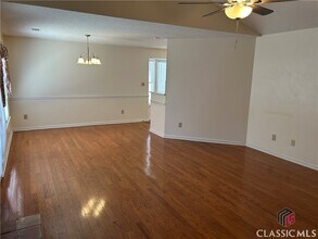 101 Berkeshire Ct in Athens, GA - Building Photo - Building Photo