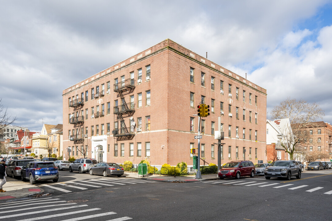 1975 84th St in Brooklyn, NY - Foto de edificio