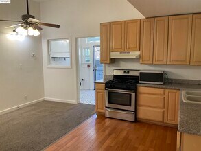 512 E St-Unit -C in Antioch, CA - Building Photo - Building Photo