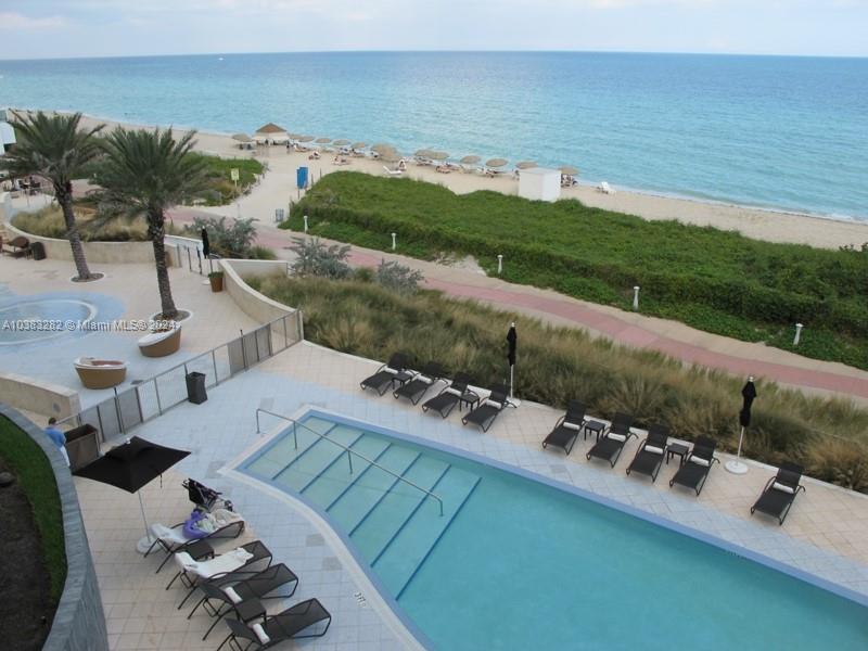 6801 Collins Ave, Unit # 309 in Miami Beach, FL - Foto de edificio