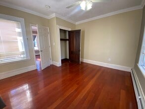 67 Flint St, Unit 2 in Somerville, MA - Building Photo - Building Photo