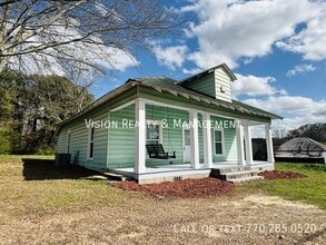 240 Clem Lowell Rd in Carrollton, GA - Building Photo - Building Photo