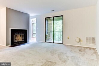 18110 Chalet Dr in Germantown, MD - Building Photo - Building Photo