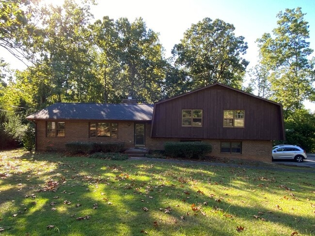 1204 8th Ave NE in Jacksonville, AL - Building Photo - Building Photo