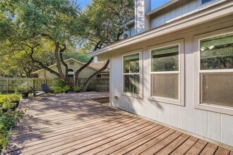 7023 Riverton Dr in Austin, TX - Building Photo - Building Photo