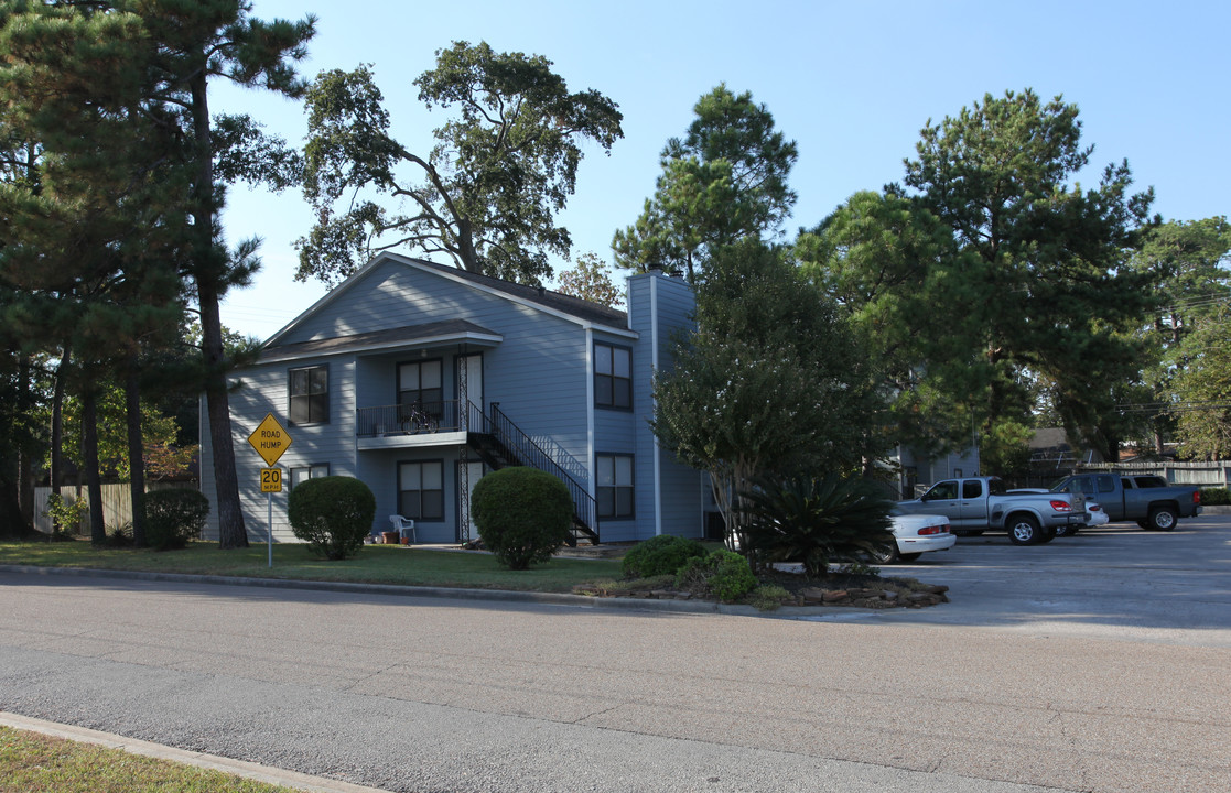 Woodcreek Apartments in Conroe, TX - Foto de edificio