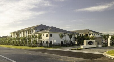 7301 Lake Bank Lp, Unit Amity in Ft. Myers, FL - Building Photo - Building Photo