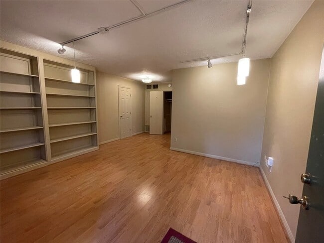 property at 1324 Cortlandt St