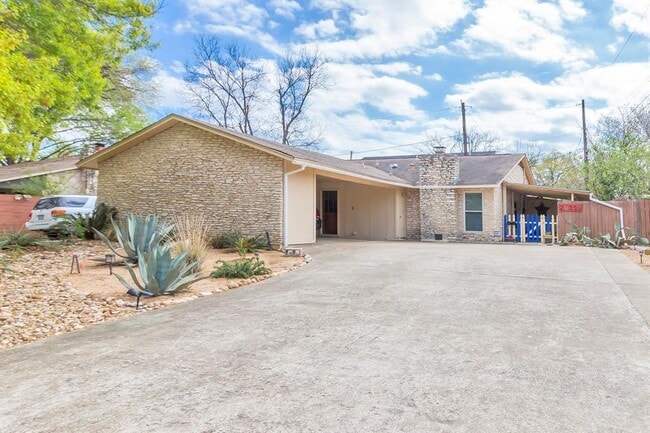 2011 Meadowridge Dr in Austin, TX - Building Photo - Building Photo