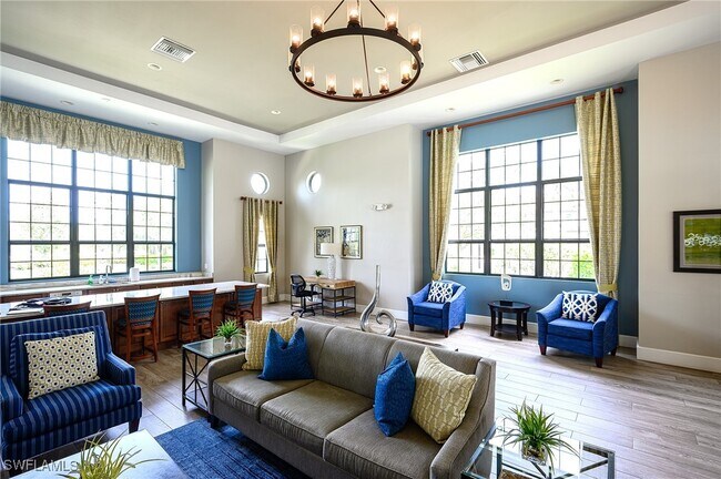 15148 Palmer Lake Cir in Naples, FL - Building Photo - Building Photo