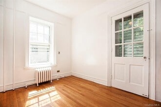 568 W 261st St in Bronx, NY - Building Photo - Building Photo