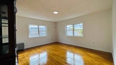 6 Meacham St, Unit 1 in Somerville, MA - Building Photo - Building Photo