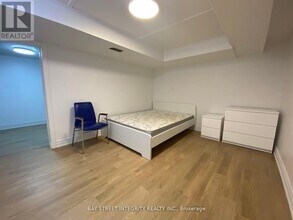 15 Shandara Crescent in Toronto, ON - Building Photo - Building Photo