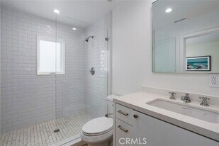 480 Morning Canyon Rd in Newport Beach, CA - Building Photo