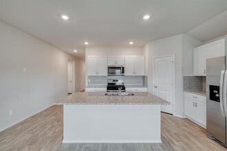 1708 Miller Ter in Lockhart, TX - Building Photo - Building Photo