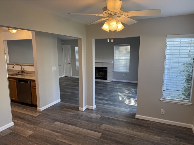 558 Torrey Pine Ln in Santa Rosa, CA - Building Photo - Building Photo