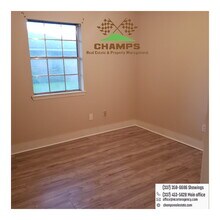 402 Toronto Dr in Lafayette, LA - Foto de edificio - Building Photo