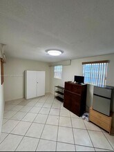 6200 W Flagler St in Miami, FL - Building Photo - Building Photo