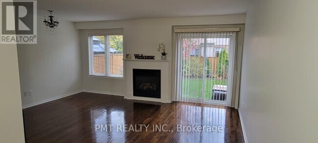 2151 Forest Gate Park in Oakville, ON - Building Photo - Building Photo