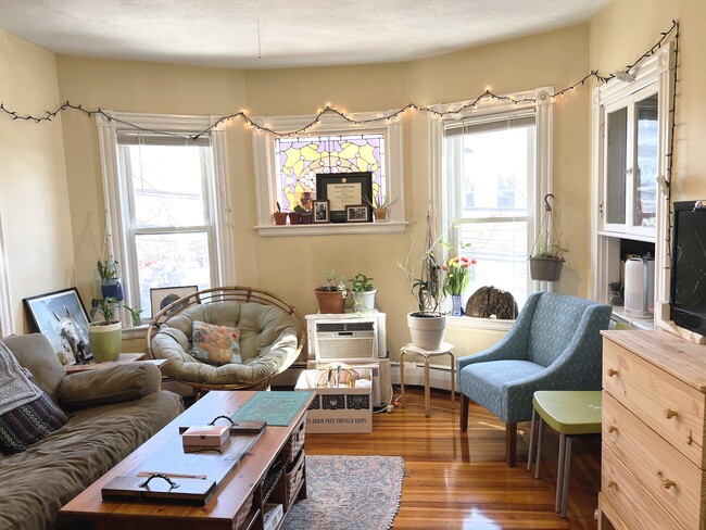 2 Gilson Ter, Unit 1B in Somerville, MA - Foto de edificio - Building Photo