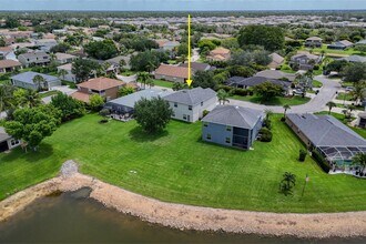 11212 Cypress Tree Cir in Ft. Myers, FL - Building Photo - Building Photo