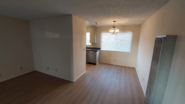 4040 W 130th St in Hawthorne, CA - Building Photo - Building Photo
