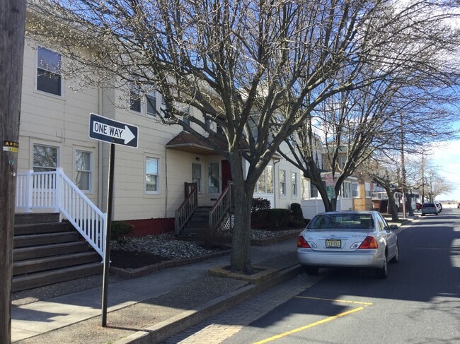 2 N Austin Ave, Unit Bayside, Unit Bayside