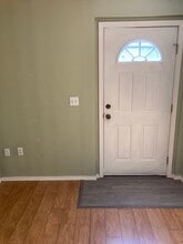 8208 NE 115th Way, Unit 1 in Kirkland, WA - Foto de edificio - Building Photo