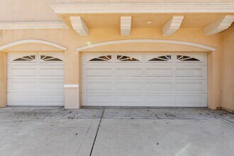 199 N Lincoln Ave in Monterey Park, CA - Foto de edificio - Building Photo