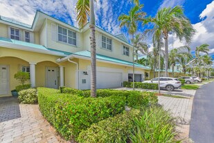 142 Barefoot Cove in Hypoluxo, FL - Building Photo