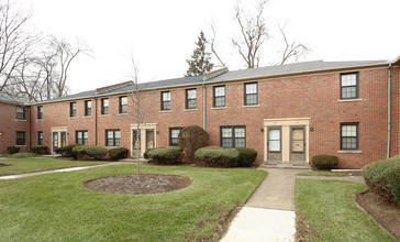 Grandview Commons Apartments in Columbus, OH - Building Photo - Building Photo