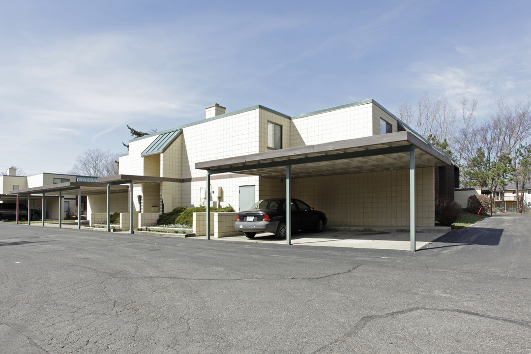 Apeldoorn Apartments in Grandville, MI - Building Photo