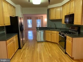 1591 Leeds Castle Dr in Vienna, VA - Building Photo - Building Photo